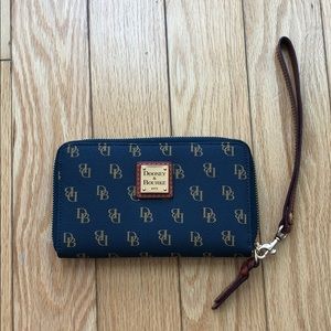 NWT Dooney & Bourke Wristlet